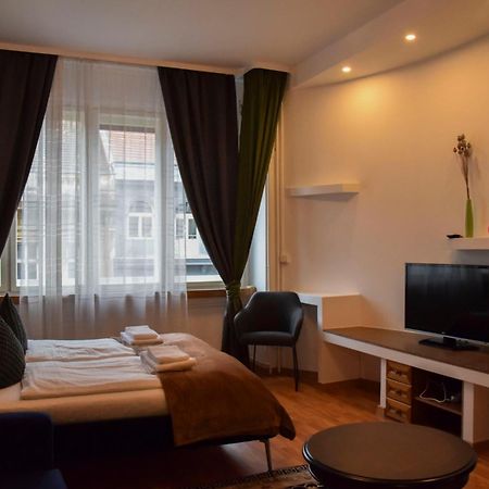Main Prague Square Apartments Sauna And Fireplace Экстерьер фото