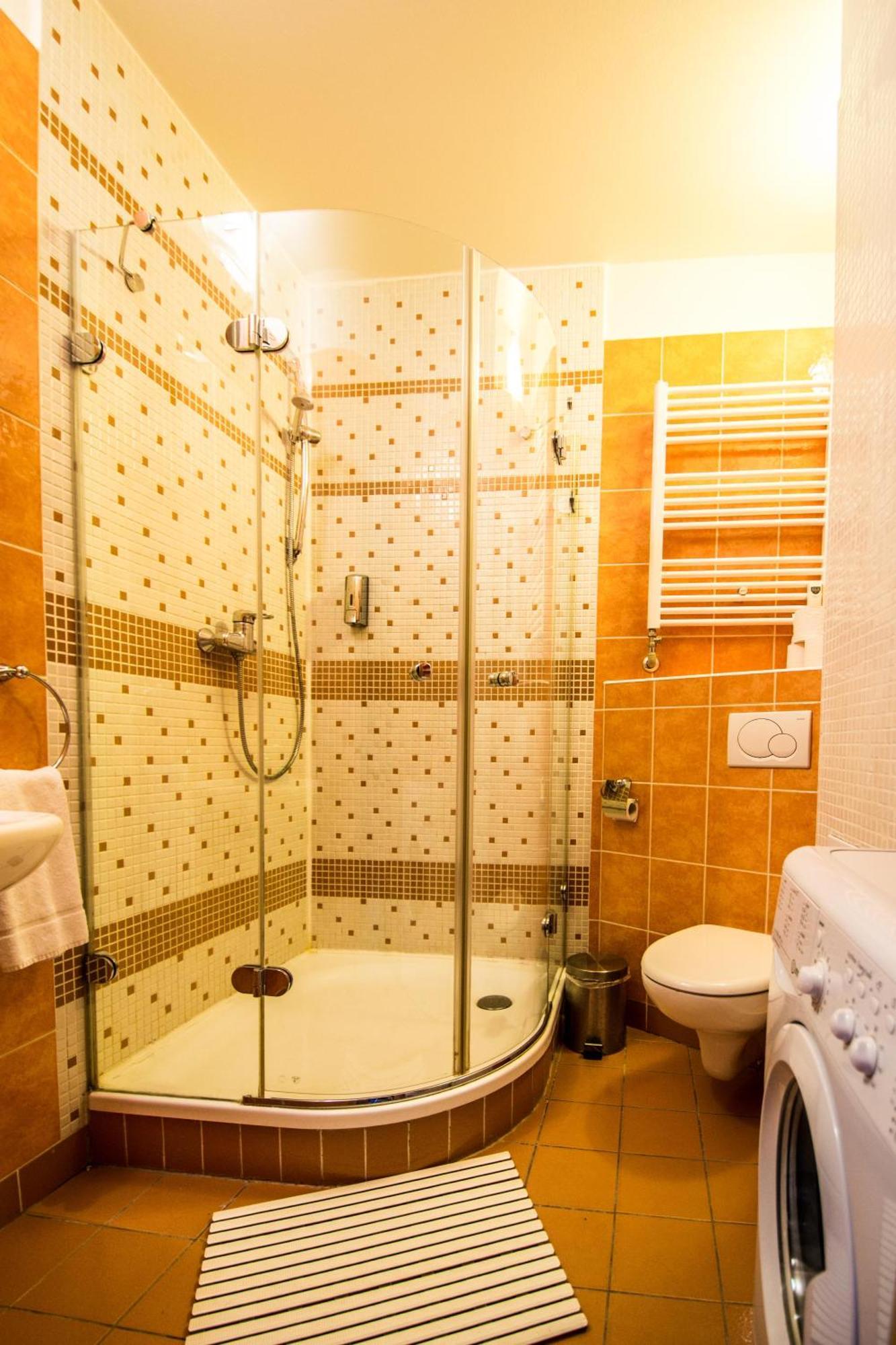 Main Prague Square Apartments Sauna And Fireplace Экстерьер фото