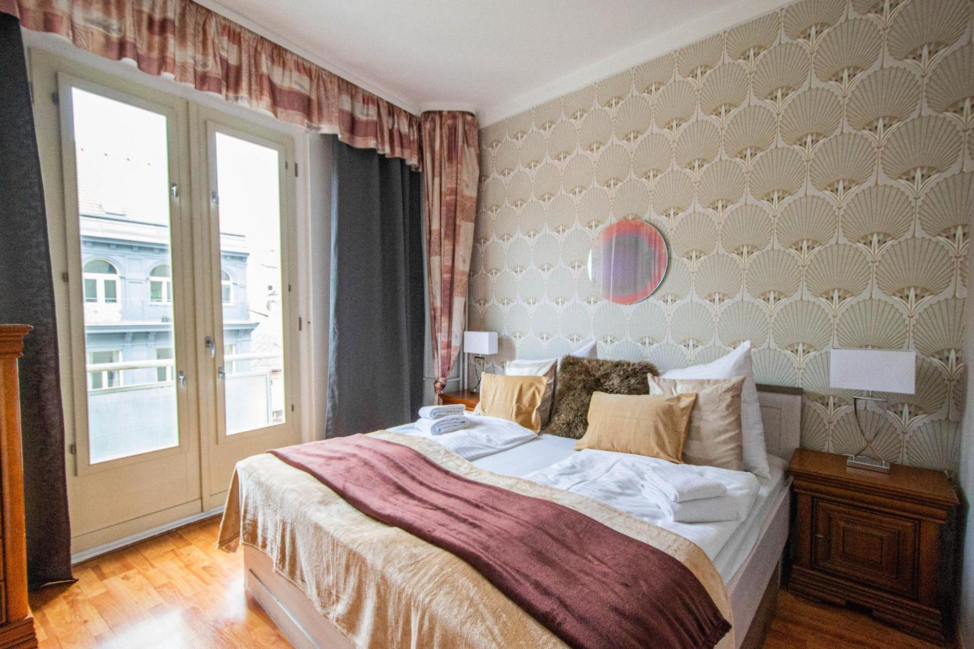 Main Prague Square Apartments Sauna And Fireplace Экстерьер фото