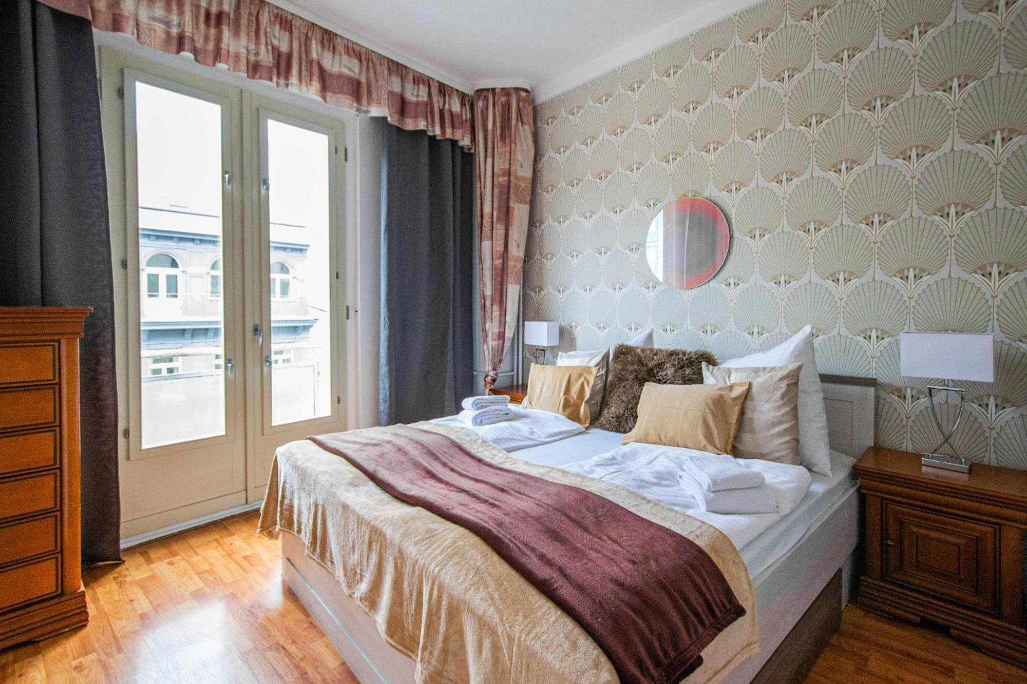 Main Prague Square Apartments Sauna And Fireplace Экстерьер фото