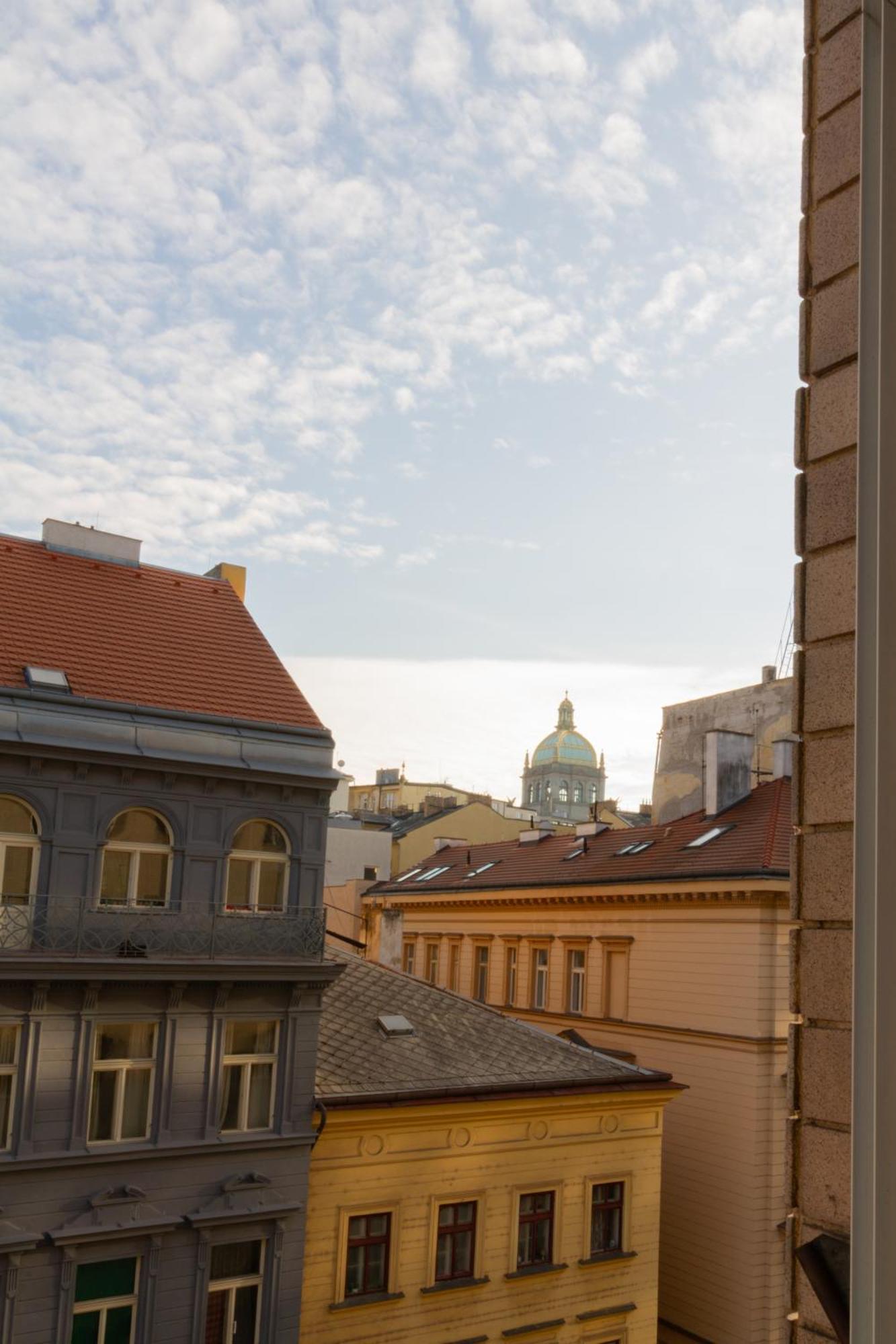 Main Prague Square Apartments Sauna And Fireplace Экстерьер фото